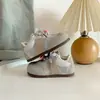 Zapatos de bebé para primavera y otoño 2026 modelo nuevo, zapatos de interior para guardería de primavera, zapatillas deportivas para niñas, zapatillas de entrenamiento para niñas pequeñas