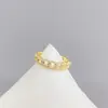 Anillo de Apertura Retorcida Dorado Hueco Personalidad Moda Japonesa y Coreana Anillo para Dedo Índice Zirconia Microincrustada Diseño de Nicho para Mujer