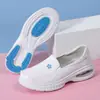 Sapatos de enfermagem de verão femininos confortáveis antiderrapantes sola macia pés não cansados respiráveis sola grossa salto oco altura sapatos de trabalho médicos