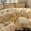 Conjunto de Roupa de Cama de Quatro Peças Estilo Renda Francesa 100% Algodão Classe A Estilo Coreano Capa de Edredom de Algodão Puro Lençol de Cima Lençol com Elástico Dormitório Três Peças