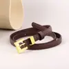 Cinto Fino de Couro Bovino de Primeira Camada Feminino com Decoração de Fivela Dourada, Cinto da Moda para Jeans e Calças Sociais, Cinto de Couro Genuíno para Mulheres, Em Estoque