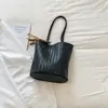 Bolsa Shuai Mijia de grande capacidade com padrão trançado retrô para mulheres, bolsa de ombro casual da moda 2026 nova para trabalho e deslocamento, bolsa tipo balde