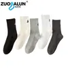 Meias Zobalen Zhujie, meias masculinas de meia-canela para primavera e outono, algodão puro, design com letras pretas e brancas, absorventes de suor e umidade, meias esportivas, atacado
