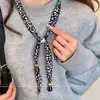 Lenço de Seda Estampa de Leopardo Marrom Maillard Colar com Contas Feminino Nicho Único Design Retrô Corrente para Suéter Coração Acessórios Tendência