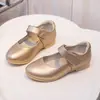 Sapatos de Couro para Meninas Sapatos de Princesa Primavera Outono 2025 Novo Estilo Britânico Branco Solado Macio Sapatos Infantis para Bebês Sapatos Infantis