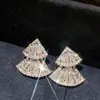Pendientes de Flor de Perla con Circonita Incrustada de Diamantes de Lujo, Pendientes de Moda de Lujo Ligero y Gama Alta, Pendientes de Estilo Europeo y Americano con un Diseño de Nicho