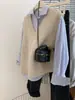 Chaleco Tejido Gris Estilo Japonés con Cuello en V para Mujer, Nuevo Chaleco Suéter Otoño Temprano 2026, Elegante Prenda para Superponer