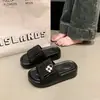 Pantuflas de Suela Suave Antiolor de Moda 2025 Verano-Otoño Nuevas Sandalias Versátiles para Mujer Pantuflas Antideslizantes para Combinar con Vestidos
