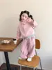 Conjunto de Primavera y Otoño para Niñas 2026 Nuevo Elegante Sudadera con Cremallera Casual Infantil y Pantalones Deportivos Conjunto de Tres Piezas Atuendo de Primavera
