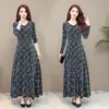 Vestido de Veludo Dourado Plus Size 100kg para Meia-Idade e Idosos Roupas Nobres e Estilosas para Mulheres Roupas para Mães Saia de Comprimento Médio para Outono e Inverno para Mulheres
