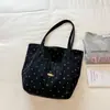 Bolsa tote dupla face com estampa floral de bolinhas branco leitoso, estilo japonês e coreano suave, bolsa de ombro versátil para estudantes universitários e compras