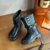 Botas longas para meninas, nova coleção primavera/outono 2026, botas estilo Martin para crianças, tamanhos médios e grandes, botas individuais para meninas pequenas, botas de montaria estilosas e da moda
