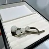 Grampo de Cabelo Torcido para Coque Casual Simples de Verão 2025 Novo Estilo Pinça com Pedras e Strass para Mulheres