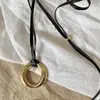 2025 Novo Pingente de Colar com Anel Geométrico Estilo Zhang Yueer Senso de Design Corda de Couro Preta Corrente de Clavícula Ajustável