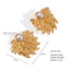 Aretes Transfronterizos Retro Franceses de Acero de Titanio con Forma de Abanico de Plumas para Mujer, Ligeros de Lujo con Diseño de Perlas, Aretes de Hoja con Sentido del Diseño, Venta al por Mayor de Aretes