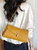 Bolso vintage transfronterizo para mujer 2026 otoño e invierno nuevo bolso baguette, bolso de hombro de diseño nicho de alta gama, bolso bandolera con cadena