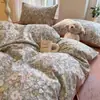 Conjunto de cama de quatro peças em algodão escovado estilo nórdico capa de edredom de algodão puro lençol lençol com elástico conjunto de três peças para dormitório estudantil estilo outono e inverno