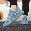 Tênis de Corrida para Lazer ao Ar Livre para Homens, Novos Modelos Primavera e Verão, Tênis Esportivos Finos de Malha Respirável, Sapatos Antiderrapantes para Trabalho e Deslocamento para Homens