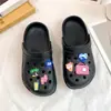 Zuecos transpirables de suela blanda antideslizantes para mujer con dibujos animados, sandalias de moda de verano para exteriores, pantuflas huecas estilo coreano