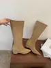[]Botas Longas de Cano Reto Bico Fino Retrô 2026 Outono/Inverno Europeias e Americanas Botas Longas Emagrecedoras com Salto Escondido