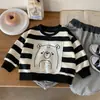 Sudadera Rayada Infantil 2026 Primavera Nuevo Estilo Para Niños Parche de Dibujos Animados Manga Larga Cuello Redondo Prenda Versátil Casual para Niños Pequeños