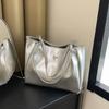 Bolsa Tote Estilo Minimalista Japonês para Mulheres 2026 Verão Nova Grande Capacidade Bolsa de Ombro para o Trabalho Bolsa de Axila Casual