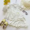 Conjunto de Verão 2026 Novo Estilo Coreano para Meninas, Camisa com Manga Bufante e Gola de Renda e Conjunto de Shorts com Laço de Bolinhas Peça Dupla