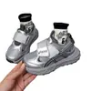 Zapatillas infantiles 2026 nuevas suela blanda velcro malla transpirable color retro bloques de color ligeras versátiles casual