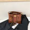Bolso pequeño de cadena acolchado estilo Chanel con patrón de rombos, un bolso de axila vintage versátil y único, un bolso de mano delicado que se puede llevar en la mano o cruzar sobre el cuerpo