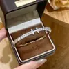 Novo produto transfronteiriço: Pulseira de latão com incrustação de zircônia, pulseira requintada super brilhante com diamantes, acessório de mão elegante e luxuoso