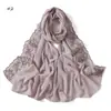 Lenço Longo Versátil de Cor Sólida com Renda Bordada Flor Trompete Pérola Chiffon Leve Respirável Lenço de Cabeça Xale de Chiffon