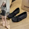 Zapatos de tacón interior estilo coreano con lazo, boca poco profunda, para mujer, nuevos 2026, bailarinas de satén, zapatos para ir al trabajo, Mary Janes