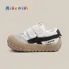 Sapatos Infantis para Crianças Pequenas 2026 Primavera e Verão Novos Forma Larga Anticolisão Sapatos para Meninos Antiderrapante Sandálias de Tela Única para Meninas 1-3 Anos