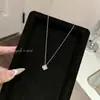 Marca de Nicho de Luxo Pingente de Zircônia Cintilante Colar de Aço Titânio Cubo de Açúcar Corrente de Clavícula de Zircônia Fashion e Elegante