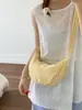 Bolso Dumpling de Cuadros Ligero de Moda Estilo Japonés Bolso Cruzado Simple Casual de Media Luna para Mujer Versátil para el Trabajo de un Solo Hombro Pequeño Bolso Cruzado