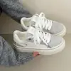 Zapatillas blancas de suela gruesa estilo coreano, nuevo modelo verano 2026, con cordones, zapatillas de entrenamiento blancas frescas para mujer, con bloques de color, de nicho, versátiles
