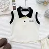 Conjunto de Verão para Meninas 2026 Novo Estilo Colete Sem Manga Camiseta Shorts Menina Casual Esportivo Conjunto de Duas Peças