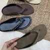 Chanclas retro con remaches Chuyuji para mujer, sandalias de dedo con suela plana para uso en exteriores, sandalias casuales de playa estilo vacacional