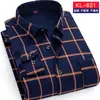 Camisa de Franela Forrada para Hombre Otoño/Invierno 2026, Cuadros Cepillados, Top Casual para Hombres de Mediana Edad, Camisa de Manga Larga para Exportación