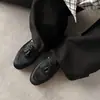 Sapatilhas de Moda Rasas com Pelo de Cavalo de 2,7 cm 2026 Nova Coleção Primavera e Outono Bico Redondo Salto Bloco Slip-On Sapatos de Couro para Mulheres