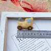Coches de Dibujos Animados, Trenes Pequeños, Muñecas, Vehículos de Transporte, Figuras, Broches, Colgantes, Accesorios, Decoraciones para Zapatos, Decoraciones para Calcetines, Decoraciones para Bufandas