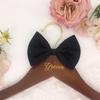 Cabide de Casamento com Laço e Pérolas Transfronteiriço, Cabide de Madeira Maciça para Loja de Roupas de Casamento, Exibidor de Vestidos Femininos, Armazenamento