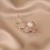 Broche de Borboleta em Metal, High-End, Acessórios de Luxo Acessível de Nicho, Corsage Fashion Retro, Alfinetes de Roupa, Joias Anti-Exposição