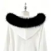 Ribete de piel sintética de mapache hecho a medida para sombreros, combinado con chaquetas de cuero, sudaderas con capucha, suéteres, abrigos y parkas - una fábrica fuente de accesorios para prendas de vestir