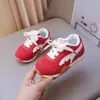 Zapatillas Deportivas para Niños 2026 Otoño Nuevo Modelo Moda Retro para Niños Zapatillas de Entrenamiento Alemanas Malla para Niñas Versátiles Suela Suave Tenis