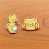 Acrílico Pequeño Fresco Dibujos Animados Lindo Parche Oso de Mantequilla Pasador Broche Hebilla para Zapato Material Accesorios de Joyería DIY