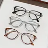 Estilo Igual de Celebridade da Internet Xiaohongshu Olho de Gato Armação de Metal Transfronteiriça Óculos para Miopia Podem Ser Equipados com Lentes Planas Retrô Óculos de Armação Completa
