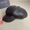 Moda outono e inverno chapéu octogonal retrô de couro PU para mulheres, boné newsboy versátil, boné bico de pato no atacado em estoque