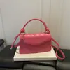 Otoño 2026 Nuevo Elegante Hilo Bordado Letra Versátil Cruzada Simple de Mano Femenino Hombro Único Texturizado Al por Mayor Bolso para Mujer