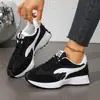 Primavera/Otoño 2026 Nuevo Comercio Exterior Transfronterizo Tallas Grandes Moda Zapatos Forrest Gump Mujer Superficie de Cuero Retro Deportivos Casuales Mujer Transfronterizo